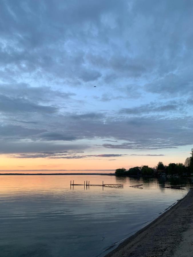Uroczy Dom Nad Jeziorem Sniardwy Tuz Obok Plazy Нове-Ґути Екстер'єр фото